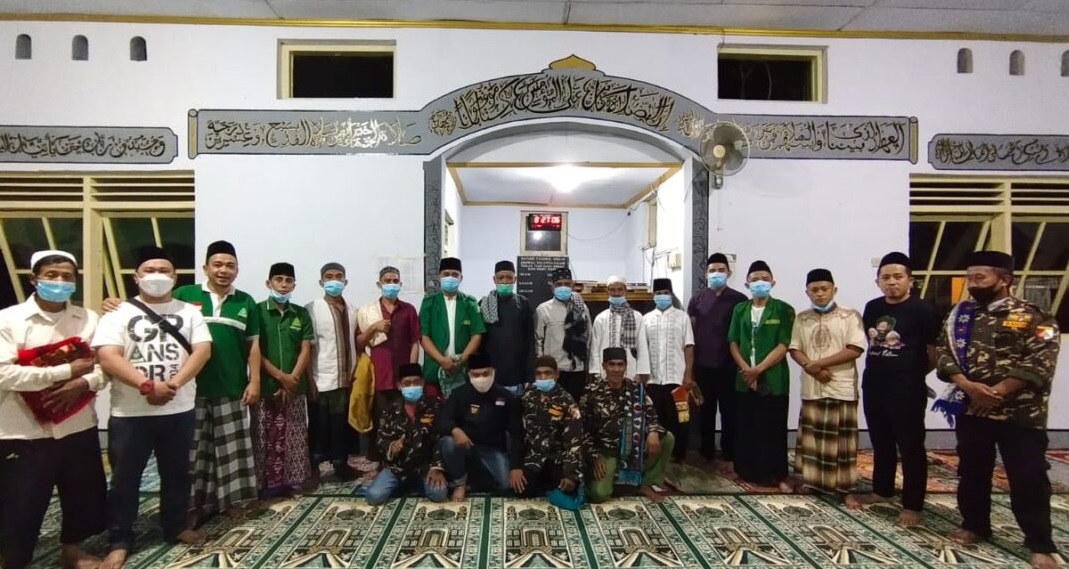 GP Ansor Boltim saat melaksanakan safari Ramadhan di Mesjid Assyuhada Desa Moyong Kota Baru. (Foto : Istimewa)